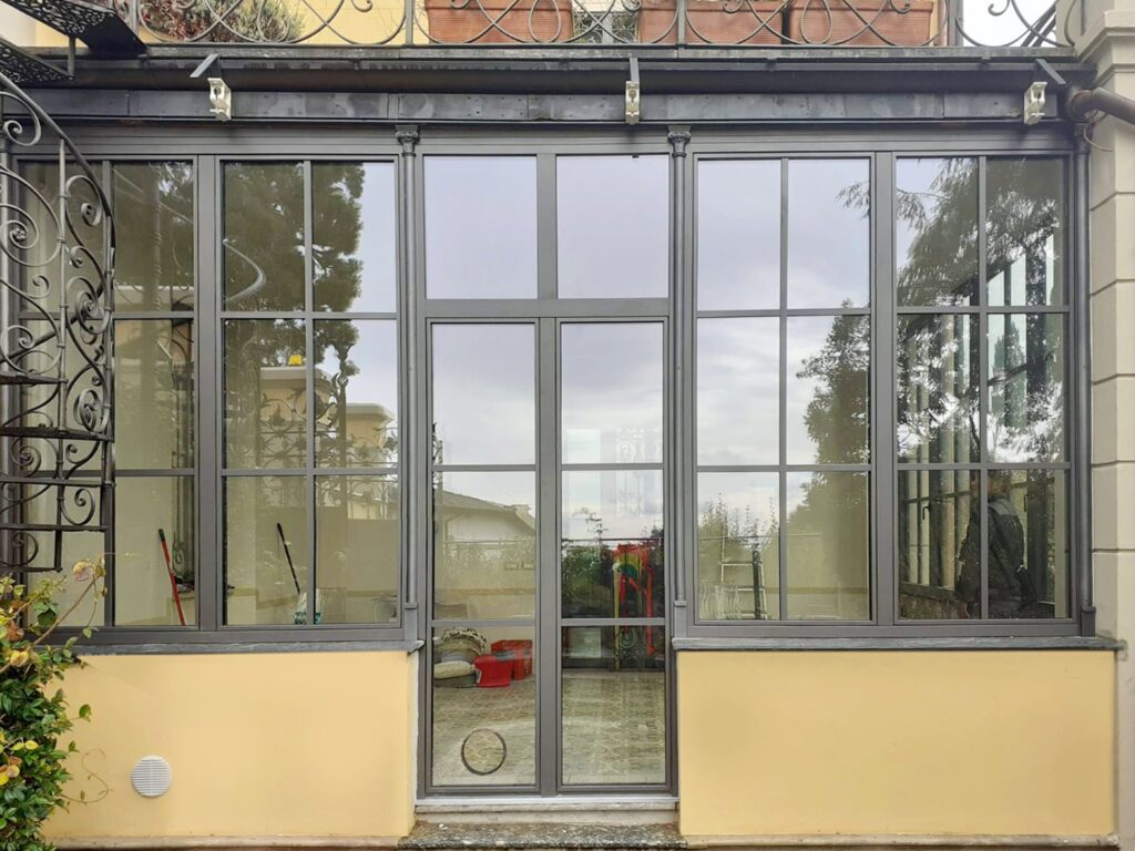 Serramenti Finstral FIN-Project Classic Line a due ante con inglesine