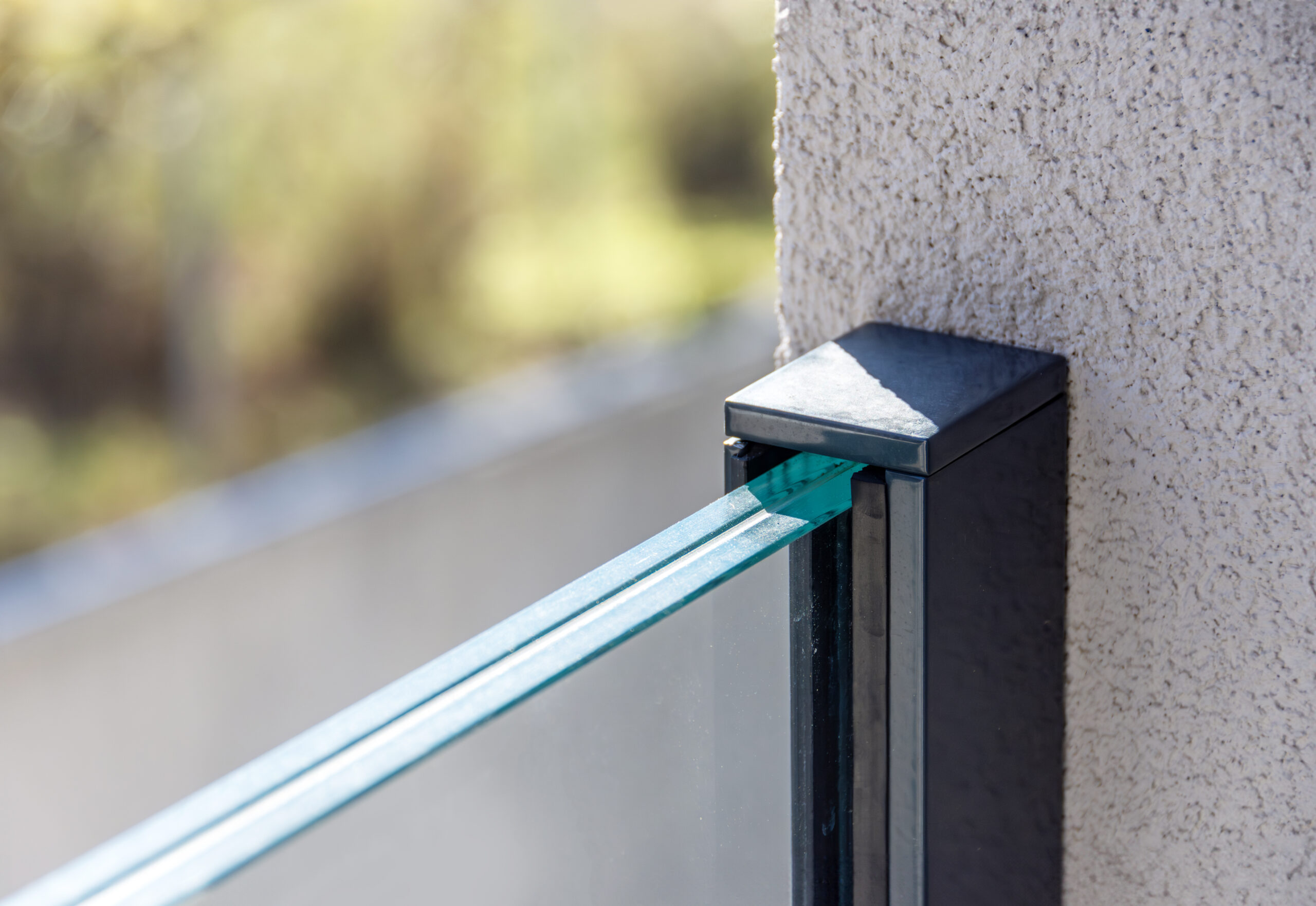 parapetti e pensiline Faraone a Como e in tutta la Lombardia